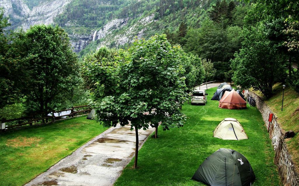Camping Valle De Bujaruelo Торла Екстериор снимка